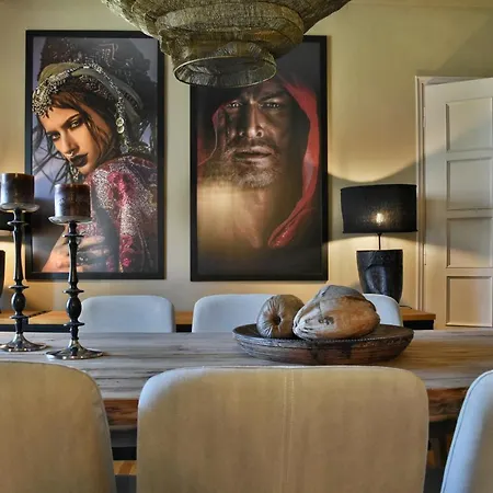 Pepromeno Luxury In The Center