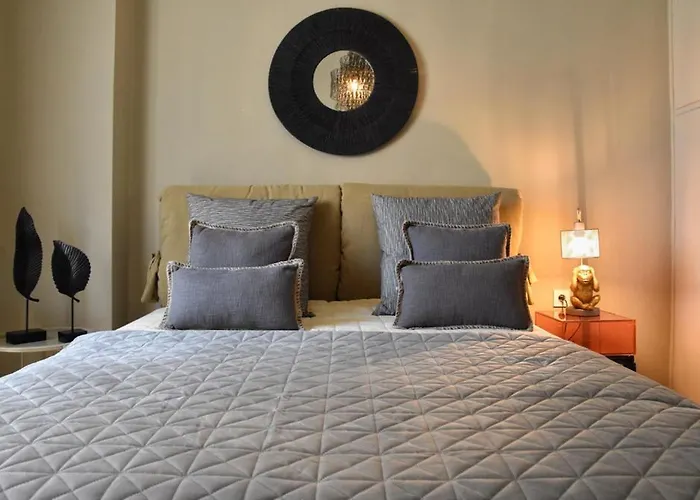 Pepromeno Luxury In The Center *